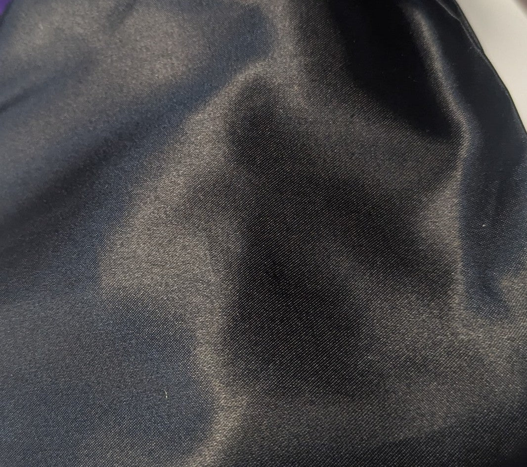 Mouchwa nwa/ Black handkerchief